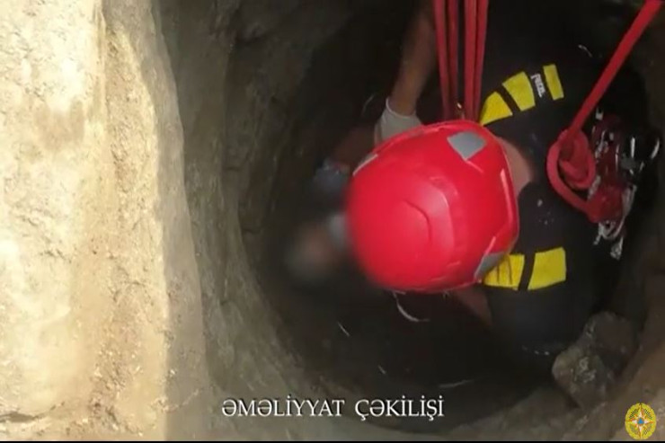 Bakıda 85 yaşlı qadın su quyusuna düşdü - VİDEO 