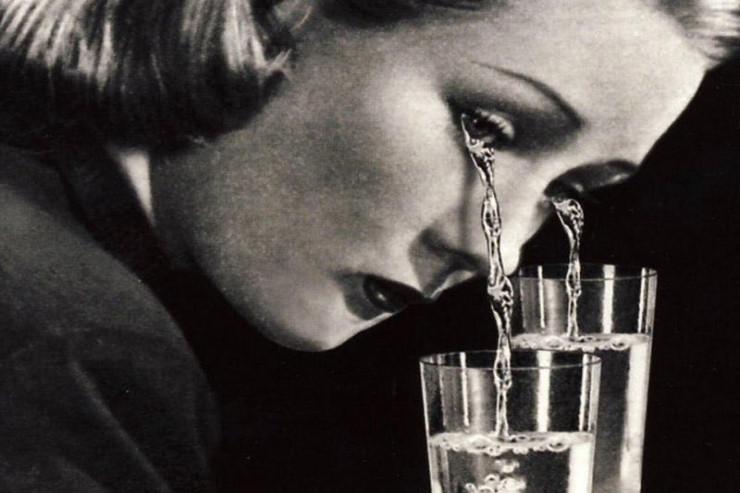 Metroda  ağlayıb dilənən   qadınlar saxlanıldı -  VİDEO  