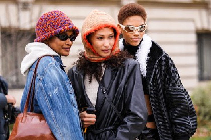 Qadınları  cavan göstərən   geyimlər