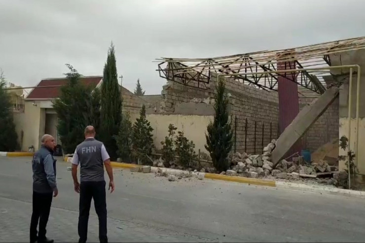 Bakıda  qanunsuz tikililər   söküldü - VİDEO 