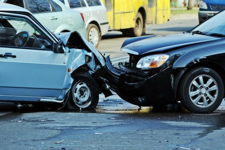 Məşhur şoumen  qəzaya düşdü:   Qabırğaları sındı -  VİDEO 