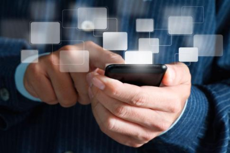 Bəzi banklar SMS xidmətini kəskin bahalaşdırır - DEPUTAT AÇIQLADI 