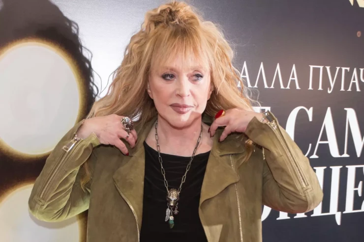 Alla Puqaçovanın ABŞ-da  neçə evi var? 