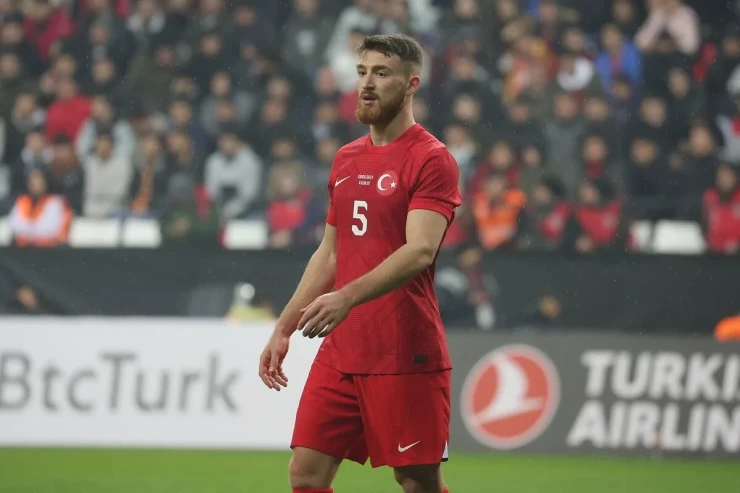 “Fənərbaxça” və “Qalatasaray” transfer yarışında hədəf: SALİH ÖZCAN 