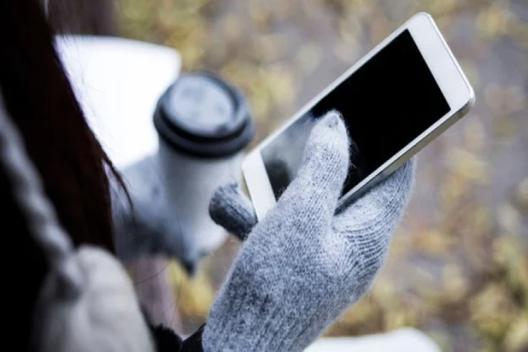 Soyuqda smartfonunuzun donmasının SƏBƏBLƏRİ VƏ HƏLLƏRİ 