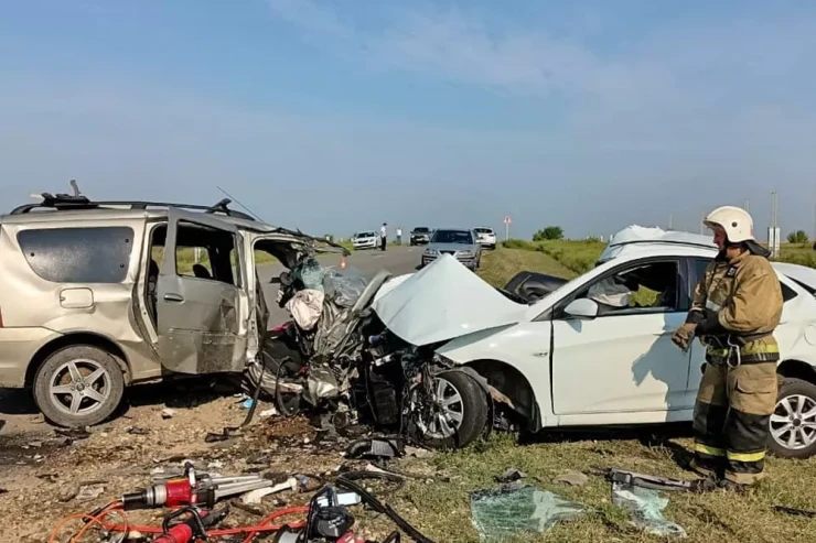 “BMW” “Lada” ilə toqquşdu, ölənlər var 