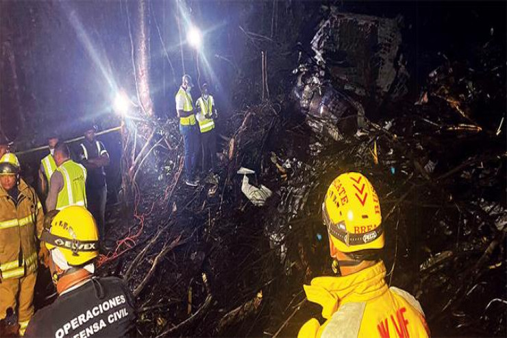 Avtobusla yük maşını toqquşdu, 10-a yaxın ölən var 