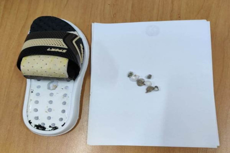 Həbsdəki xalası oğluna  tərlikdə narkotik   gətirdi