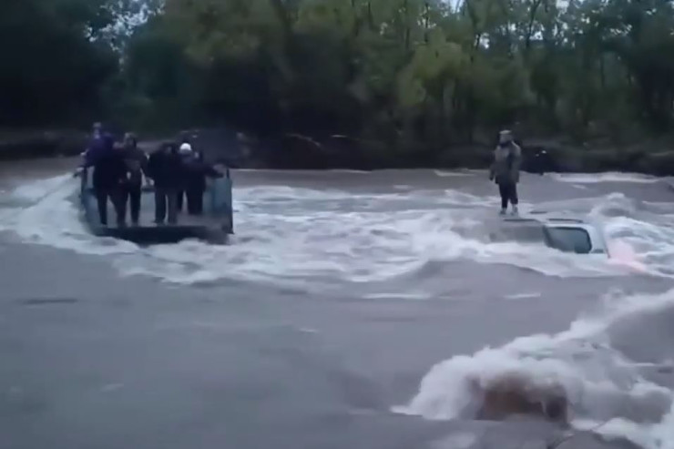 Keçmiş deputat ölümdən belə xilas edildi - VİDEO 