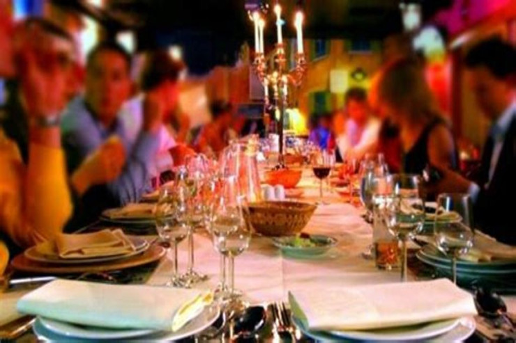 Arıqlamaq istəyənlərin  DİQQƏTİNƏ:   Restoranlarda bu qidalara üstünlük verin