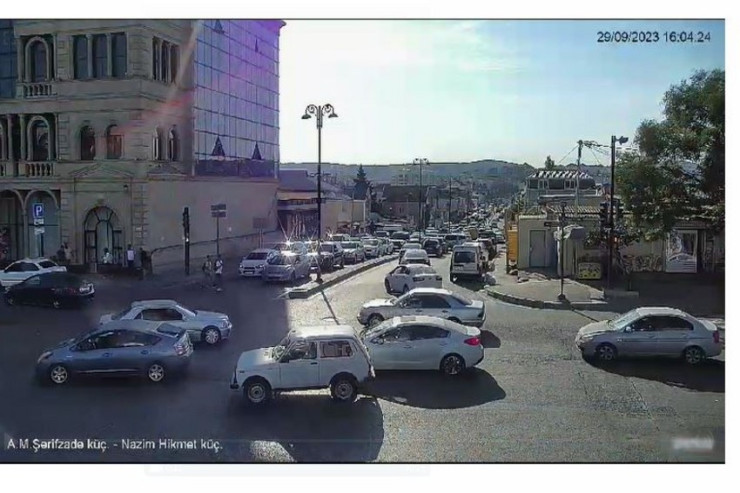 Bakıda bir neçə küçədə hərəkətin təşkilində dəyişiklik edildi -VİDEO 