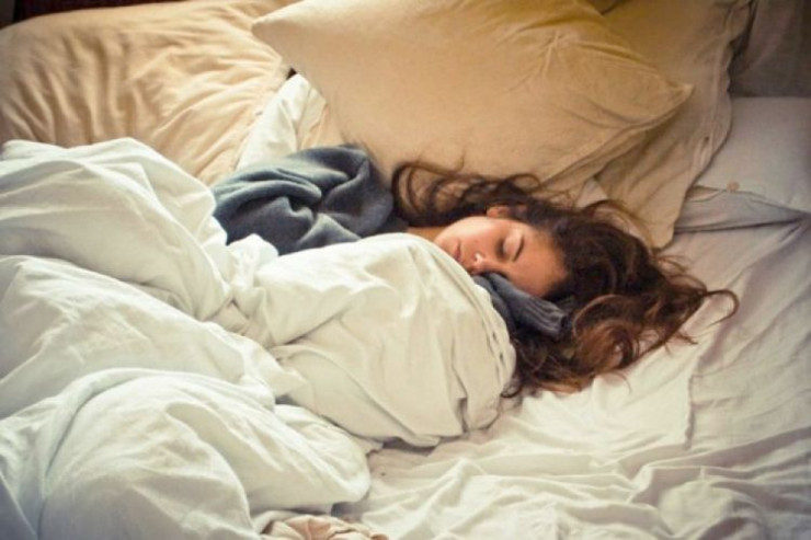 Dərmansız yuxuya getmək üçün SƏKKİZ MƏSLƏHƏT 