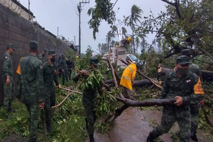 Qasırğa vurdu, ölənlər var 