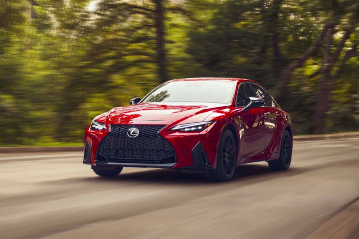 “Lexus IS” avtomobilinin  yenilənmiş versiyası
