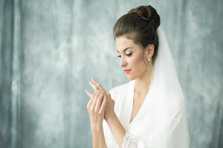 Özü ilə evlənən qadın toya yarım milyon xərclədi  