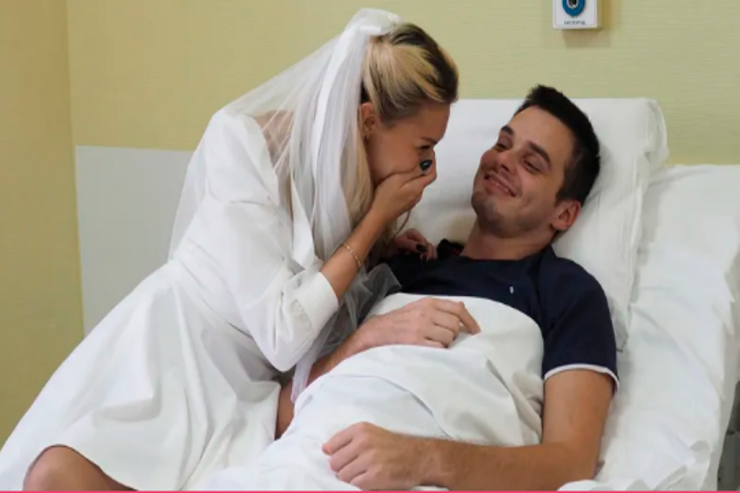 Sevgililər  xəstəxanada   evləndi