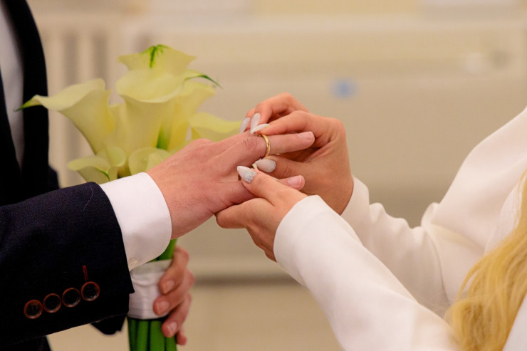 Azərbaycanda arvadı olan kişi Rusiyada evləndi, başına OYUN GƏLDİ 