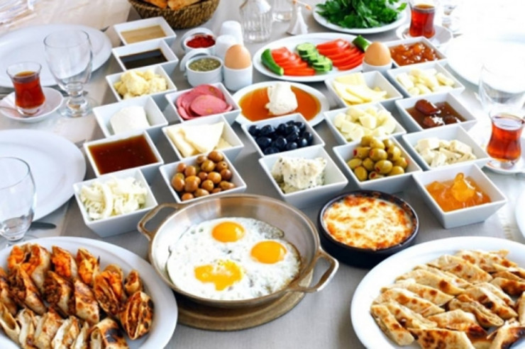 Səhər  bunları yeməyin   – Qastritə səbəb ola bilər