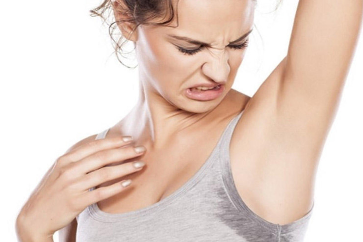 Tər qoxusundan xilas olmanın YOLLARI 