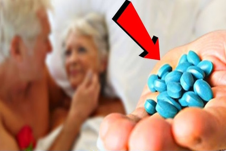 70 yaşlı mühafizəçinin ürəyi fahişə ilə münasibətə dözmədi 