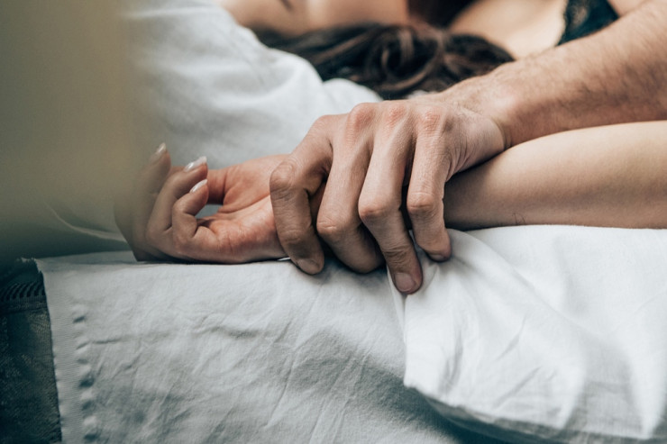 Kişi seks zamanı 83 yaşlı  məşuqəsini   boğdu