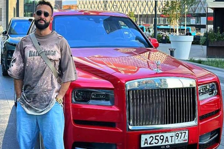 Azərbaycanlı bloqer izləyicisinə 50 milyonluq  “Rolls-Royc” bağışlayacaq