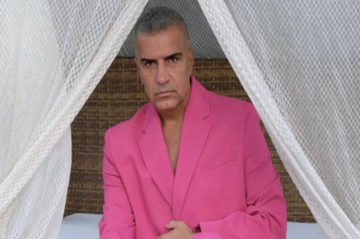 Müğənni Berdan Mardini Barbi oldu 