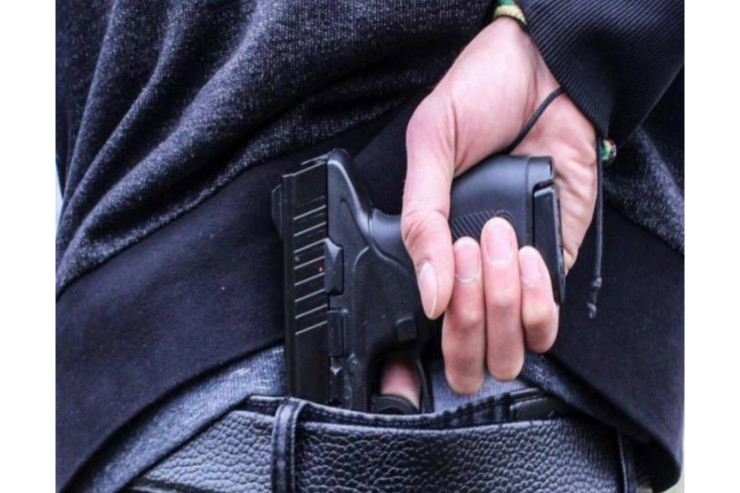 Üç uşaq anası olan arvadını maşında GÜLLƏLƏDİ 