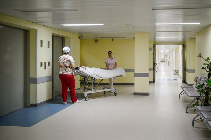 Anım mərasimində 12 nəfər zəhərləndi