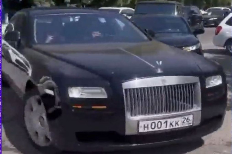 Toy kortejinə 14 "Rolly Royce"  qoşuldu - VİDEO 