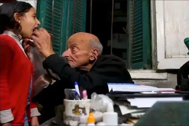 Qardaşını xilas etmək üçün özünü pəncərədən atdı - Minlərlə kasıbı... 