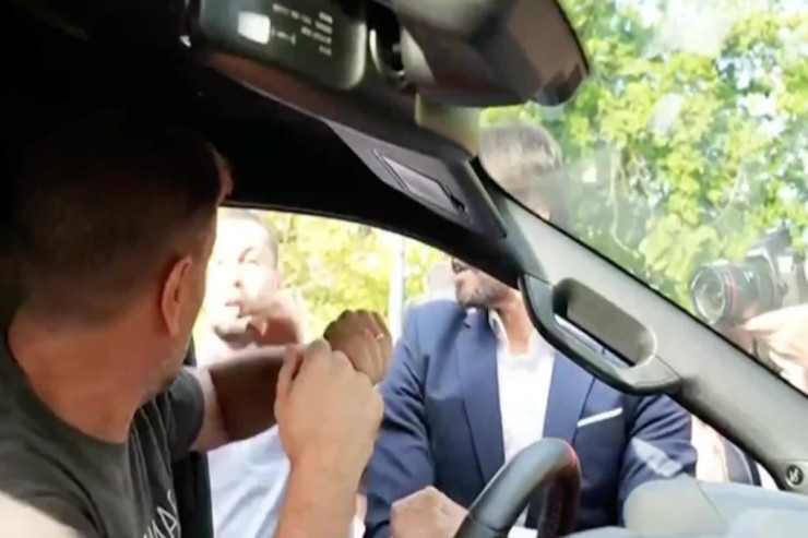 Keçmiş Baş nazirlə daxili işlər naziri arasında ƏLBƏYAXA DAVA -VİDEO 