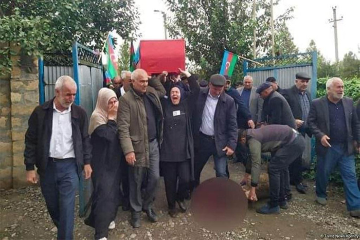 Şəhid cənazəsi önündə  qurban   kəsildi