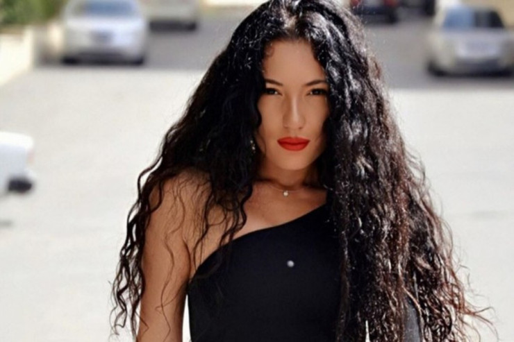 Məşhur müğənninin tərzi   marağa səbəb oldu - VİDEO 