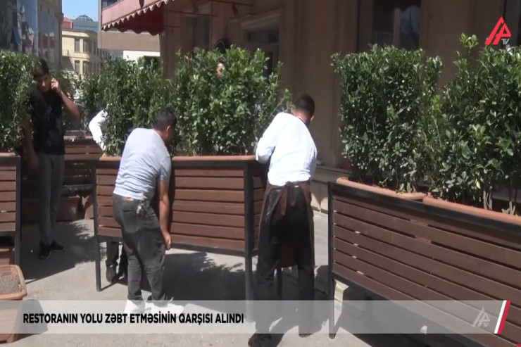 Bakıda yolu kəsib, restoran ediblər: Addım-addım irəliləyir - VİDEO 