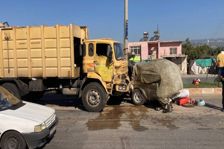 Zibil maşını yük avtomobilinə çırpıldı, 4 nəfər öldü - VİDEO 