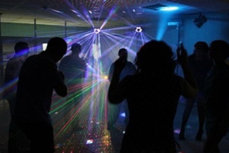 Gecə klubunda  DAVA:   6 nəfər...