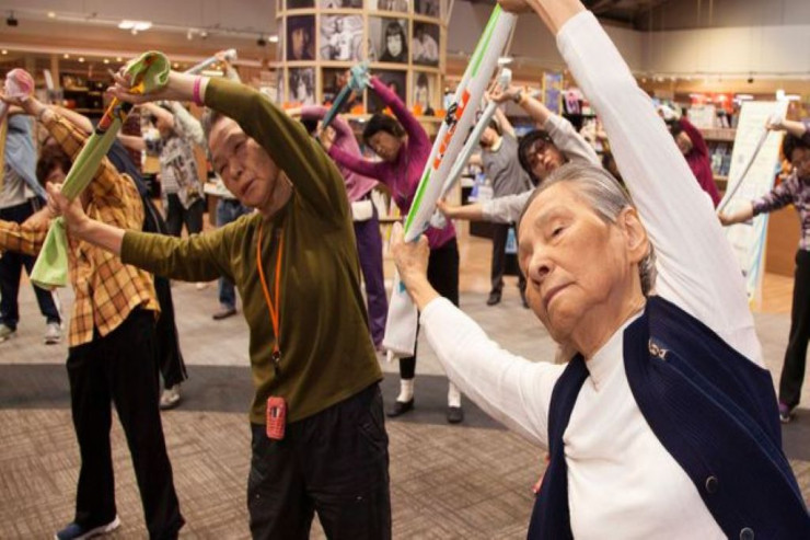 Yaşı əsri ötən yaponlar 