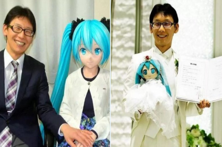 Məmur virtual “anime” kuklası   ilə evləndi