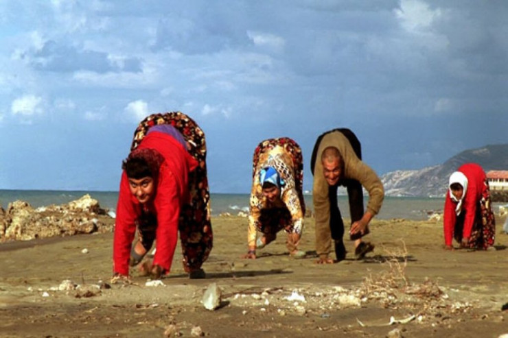 Əl və ayaqları üzərində yeriyən Ulaş ailəsinin sirri niyə açılmır?