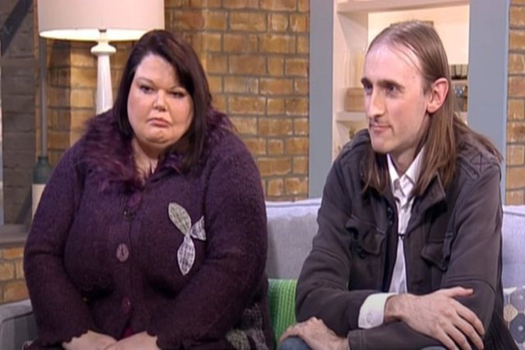 Dünyanın ən qısqanc QADINI:   ərini görün necə YOXLAYIR? 