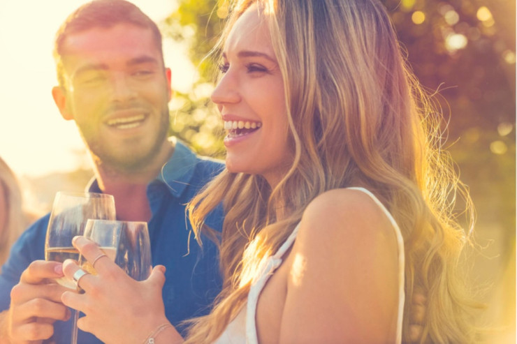 Spirtli içkidən sonra digər insanlar  daha gözəl görünür?   - CAVAB