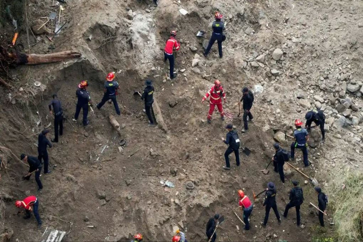 Torpaq sürüşməsi nəticəsində 7 nəfər öldü