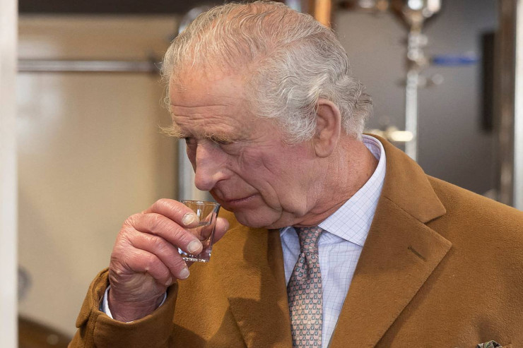 III Çarlzın alkoqol asılılığı  üzə çıxdı