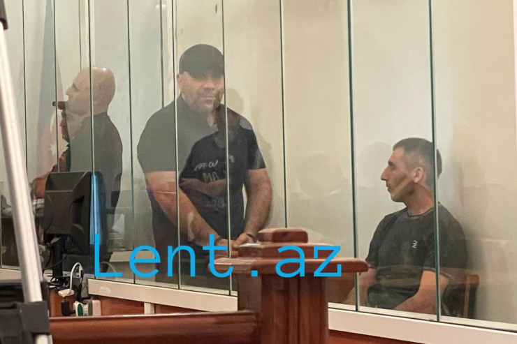 “Kafedə polis əlimdəki təsbehə sataşdı, çıxarırdım çölə vurmağa” – MƏHKƏMƏ REPORTAJI 