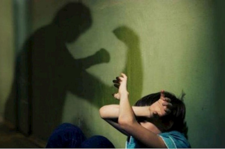 Qızı ilə dalaşan kürəkənini amansızlıqla öldürdü 