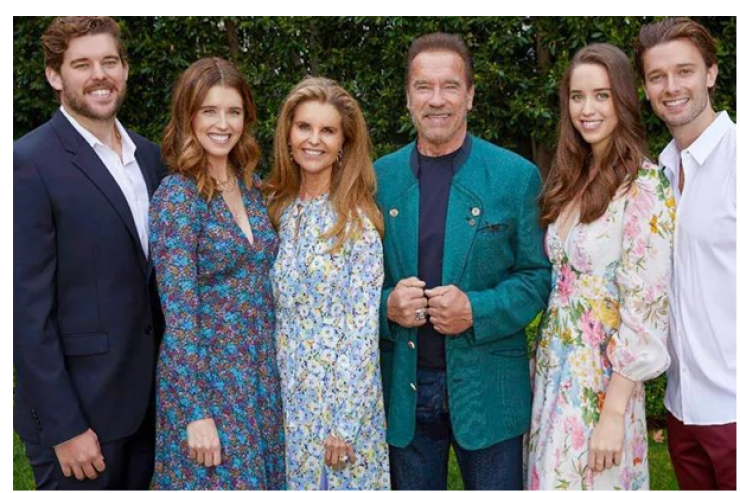 Şvartsenegger  keçmiş arvadından   DANIŞDI