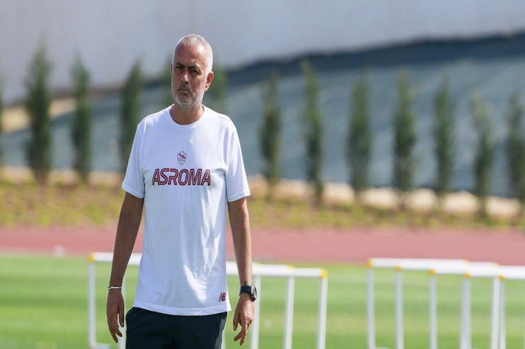 Mourinyo bu müdafiəçini "Roma"ya gətirir 