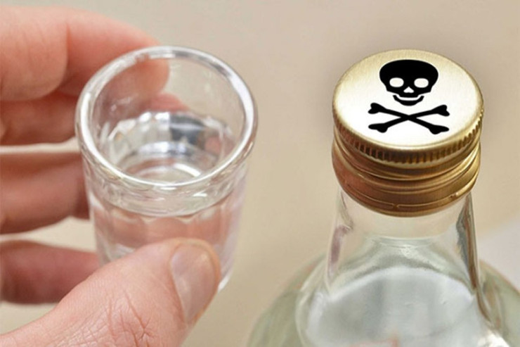 Ağsuda məktəbli sirkə turşusu içdi 