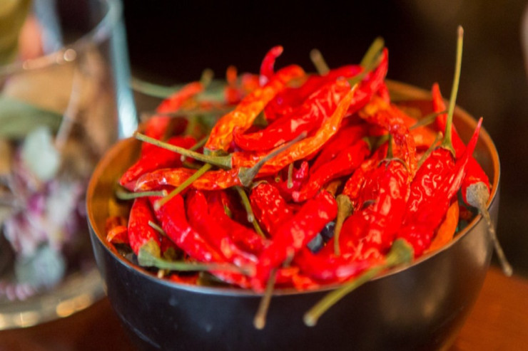  Bibər yemək   REKORDÇUSU oldu: Hisslərindən DANIŞDI